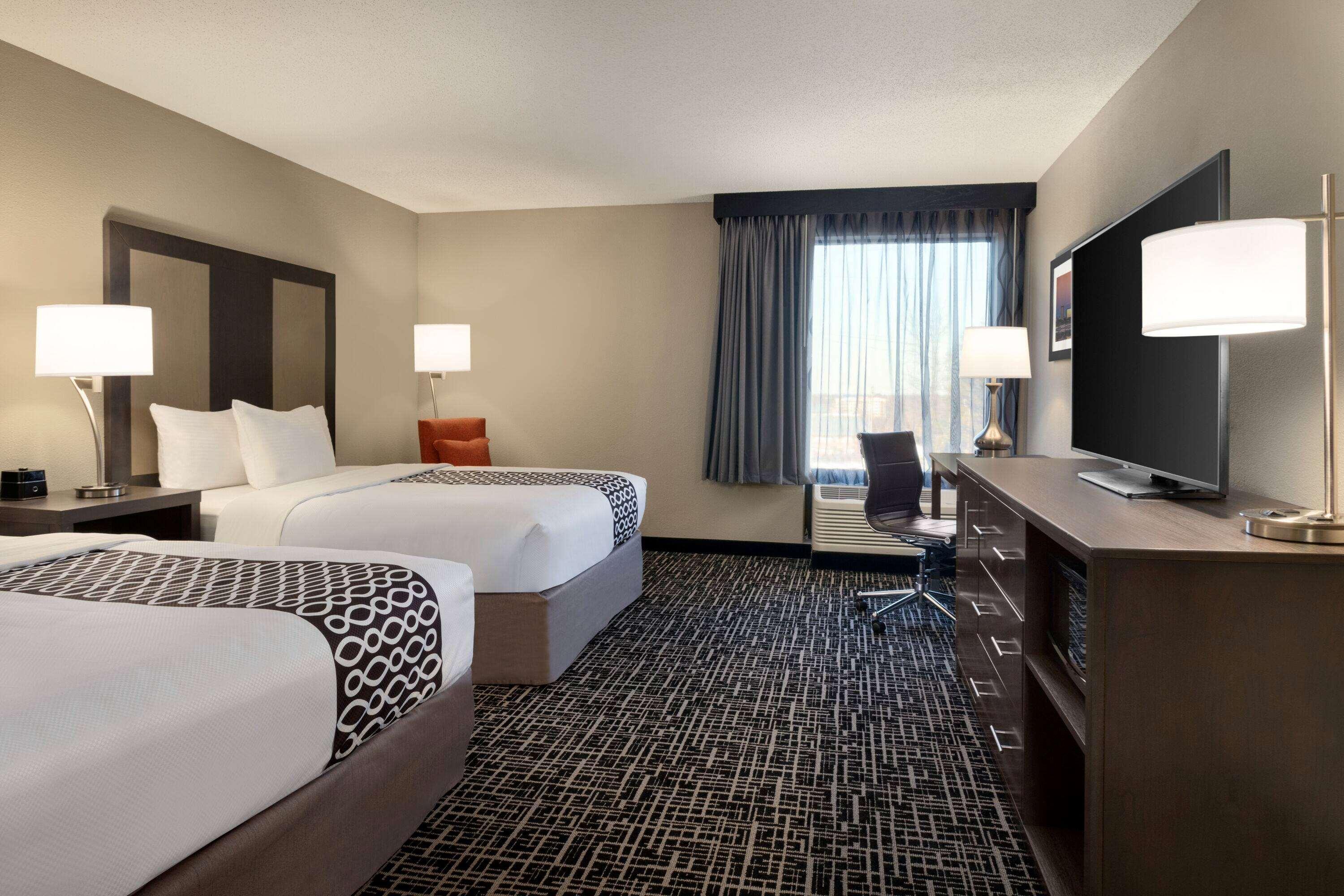 La Quinta Inn & Suites By Wyndham St Louis Route 66 Windsor Springs Εξωτερικό φωτογραφία