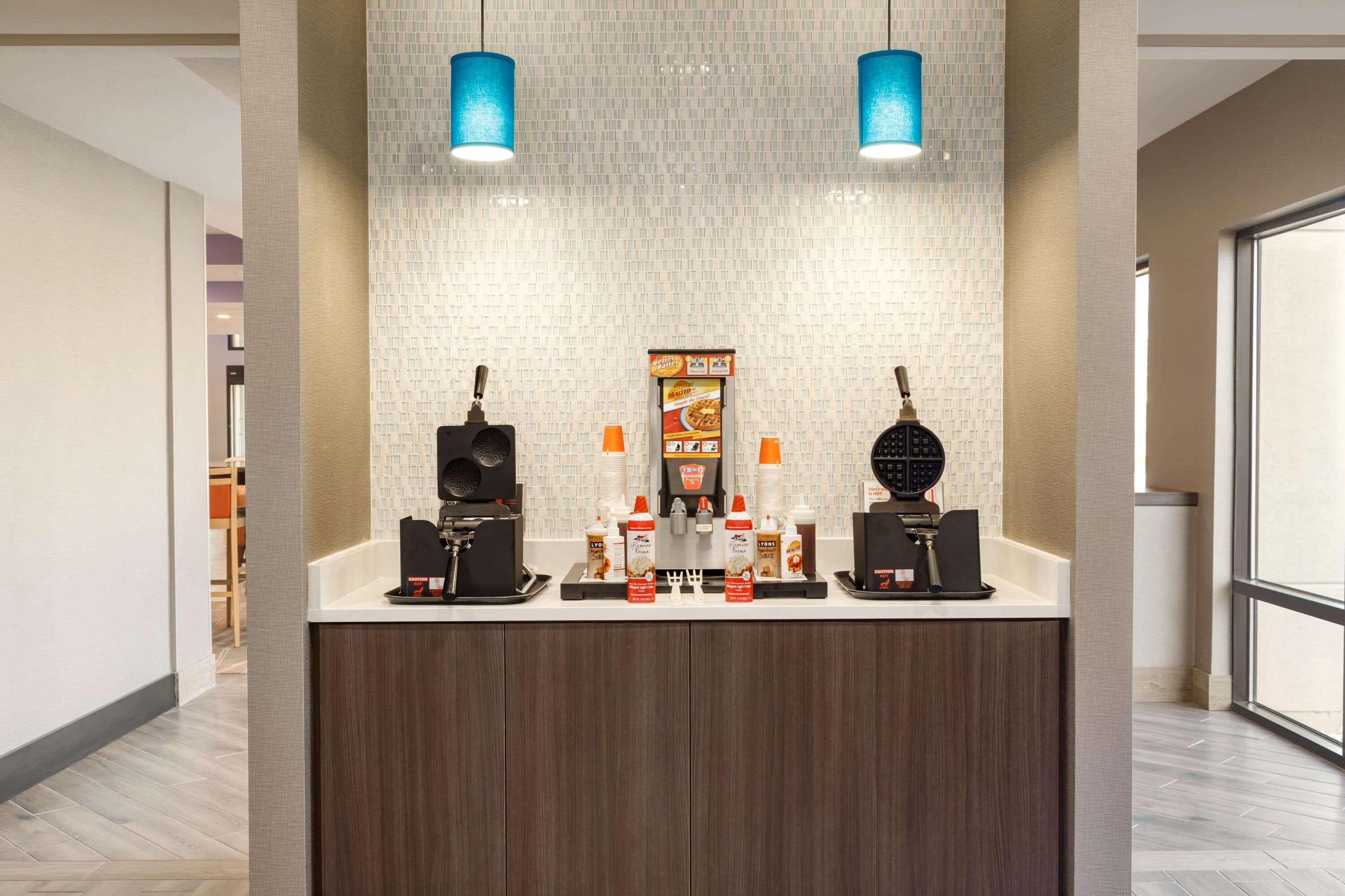 La Quinta Inn & Suites By Wyndham St Louis Route 66 Windsor Springs Εξωτερικό φωτογραφία
