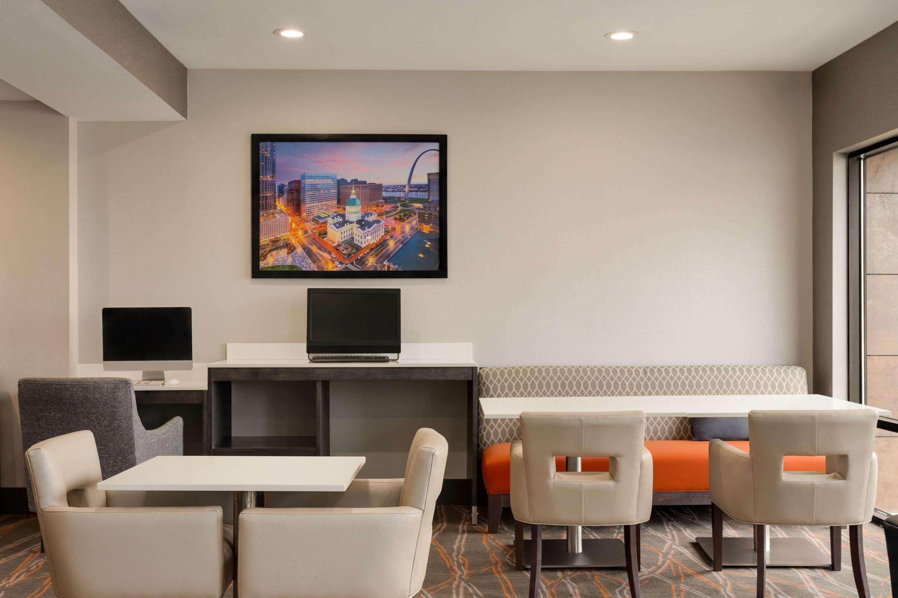 La Quinta Inn & Suites By Wyndham St Louis Route 66 Windsor Springs Εξωτερικό φωτογραφία