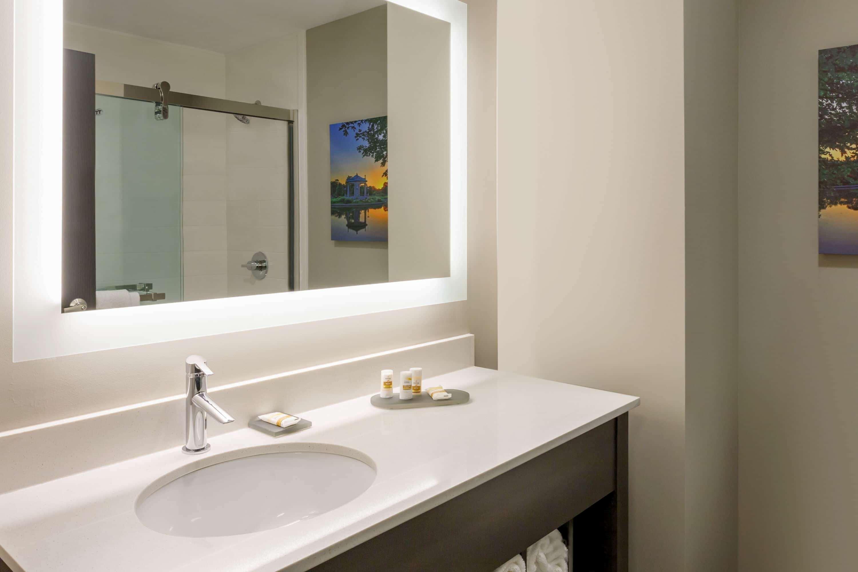 La Quinta Inn & Suites By Wyndham St Louis Route 66 Windsor Springs Εξωτερικό φωτογραφία