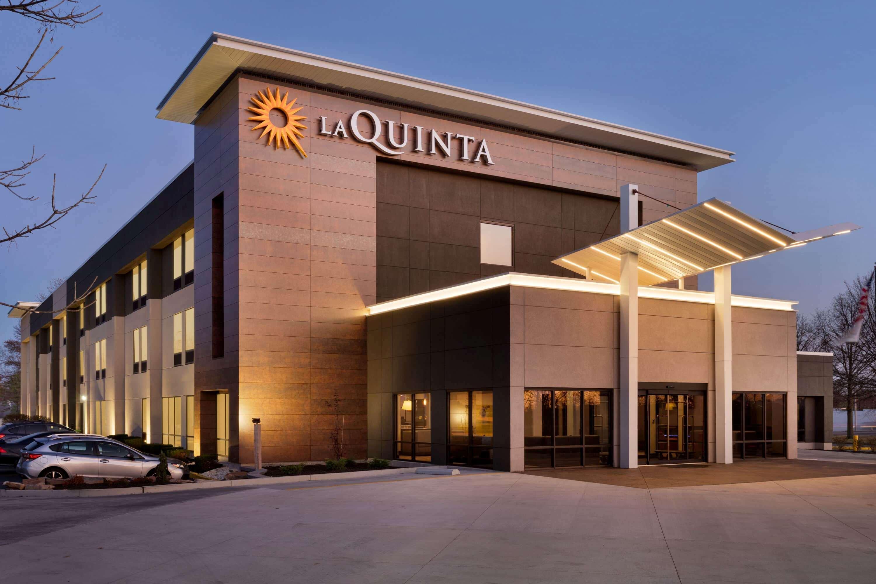 La Quinta Inn & Suites By Wyndham St Louis Route 66 Windsor Springs Εξωτερικό φωτογραφία