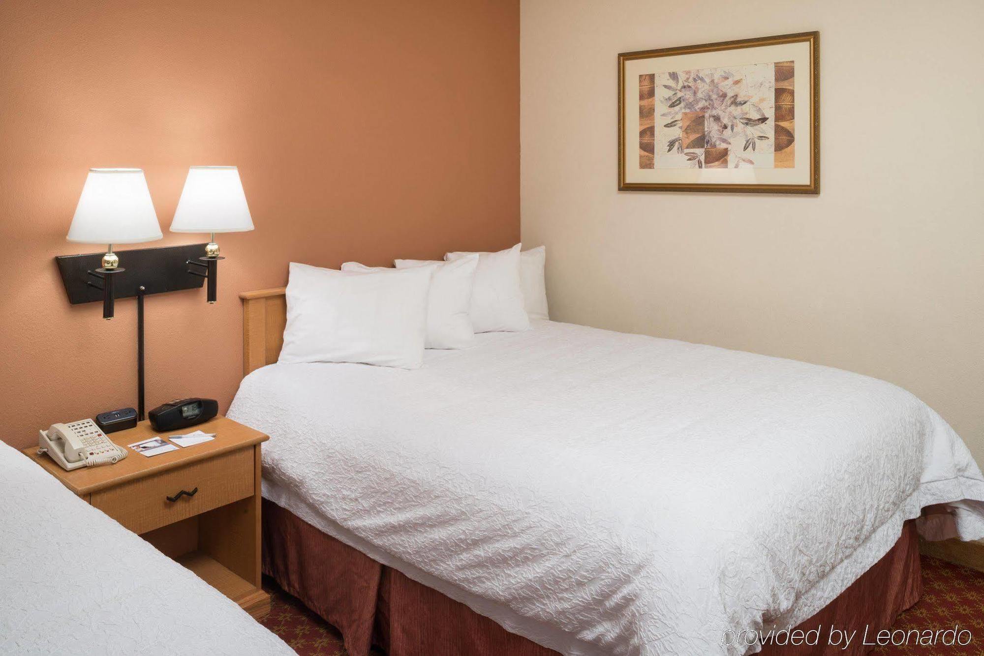 La Quinta Inn & Suites By Wyndham St Louis Route 66 Windsor Springs Εξωτερικό φωτογραφία
