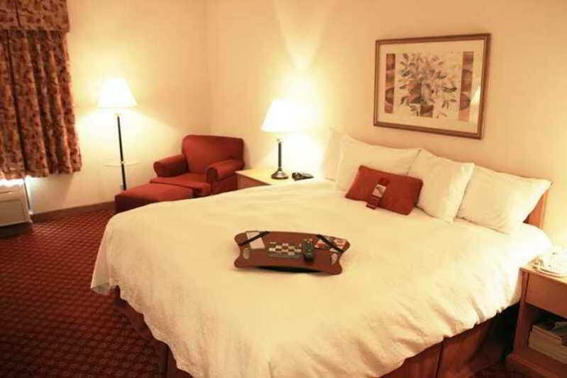 La Quinta Inn & Suites By Wyndham St Louis Route 66 Windsor Springs Εξωτερικό φωτογραφία